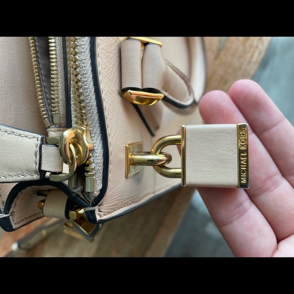 LIMITED EDITION: Michael Kors Collection Purse 
CASEY SM SATCHEL - Picture 8 of 11